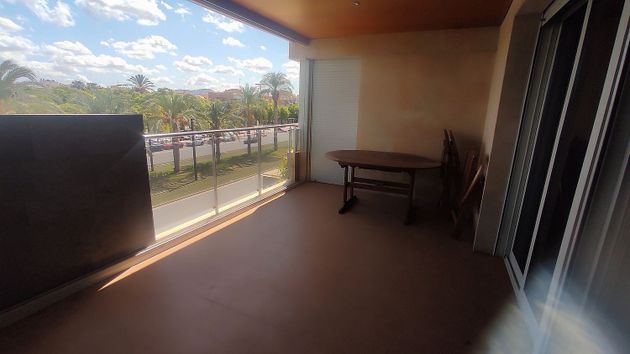 Foto 1 de Venta de piso en Juan Carlos I de 4 habitaciones con terraza y garaje