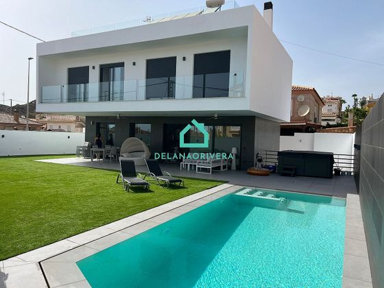 Foto 1 de Xalet en venda a Calabardina de 4 habitacions amb terrassa i piscina