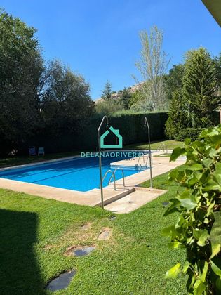 Foto 1 de Venta de casa adosada en Los Robles de 4 habitaciones con terraza y piscina