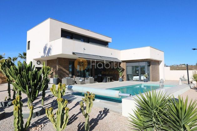 Foto 1 de Casa en venda a Fuente Alamo de 4 habitacions amb terrassa i piscina