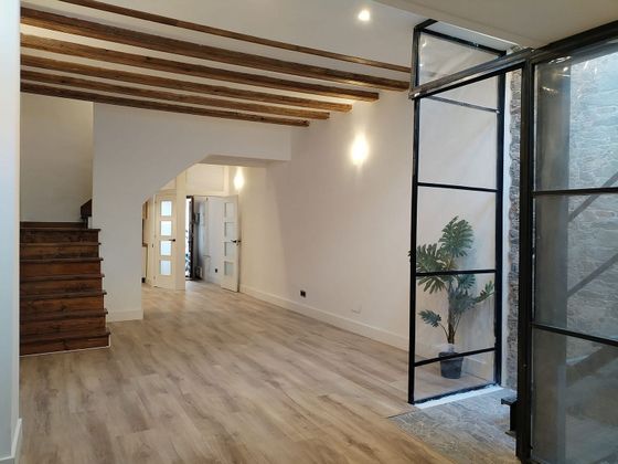 Foto 1 de Casa en venda a Sant Andreu de Palomar de 4 habitacions amb terrassa i balcó
