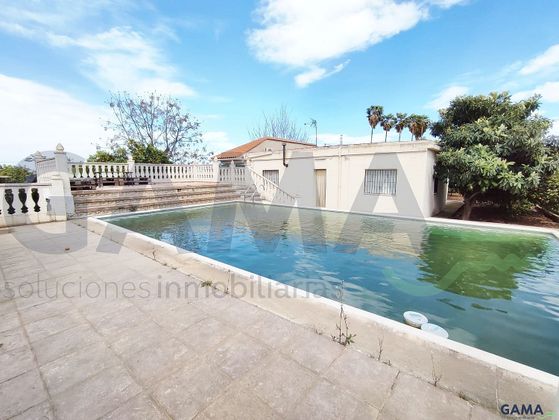 Foto 2 de Venta de chalet en calle Forn de Carrascosa de 3 habitaciones con terraza y piscina