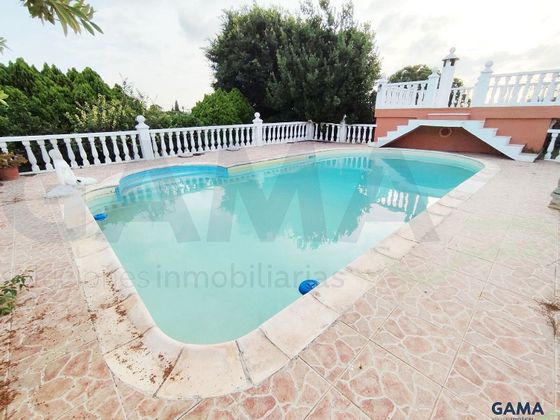 Foto 1 de Xalet en venda a Zona Polígono de 6 habitacions amb terrassa i piscina