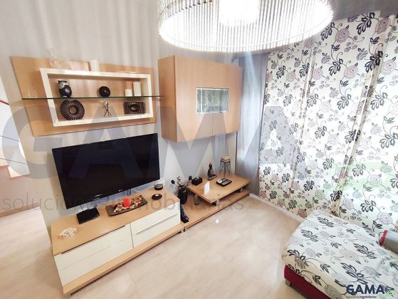 Foto 1 de Casa adossada en venda a Benimuslem de 3 habitacions amb garatge i balcó