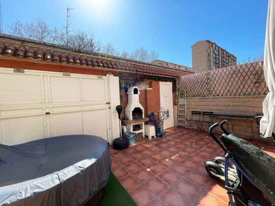 Foto 2 de Casa en venda a calle De Sibiuda de 5 habitacions amb terrassa i jardí