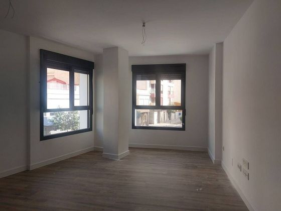 Foto 2 de Venta de piso en Zona Centro-Corredera de 3 habitaciones con garaje y aire acondicionado
