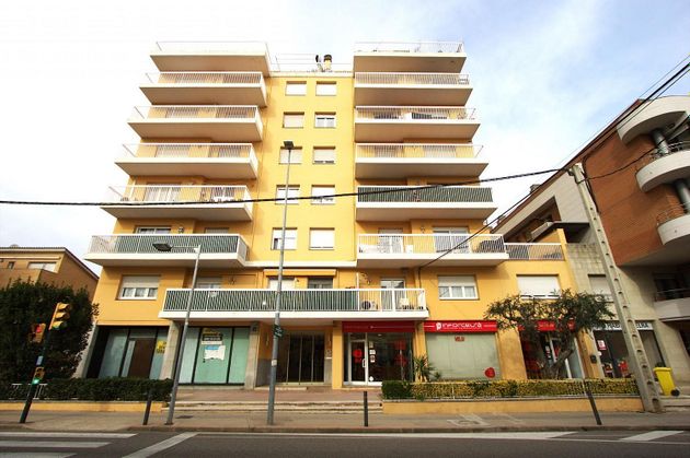 Foto 1 de Piso en venta en Celrà de 4 habitaciones con garaje y balcón