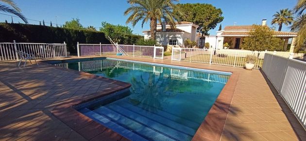 Foto 1 de Venta de chalet en Perleta - Maitino de 4 habitaciones con terraza y piscina