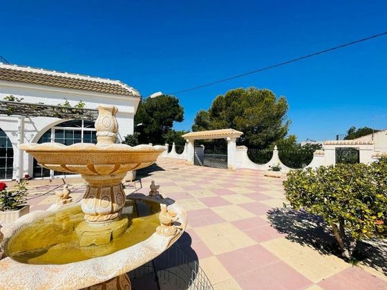 Foto 2 de Xalet en venda a Almoradí de 4 habitacions amb terrassa i piscina