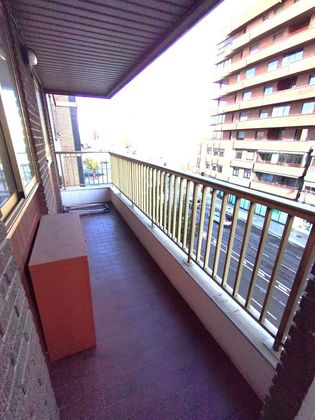 Foto 2 de Pis en venda a Ruiseñores de 4 habitacions amb terrassa i balcó