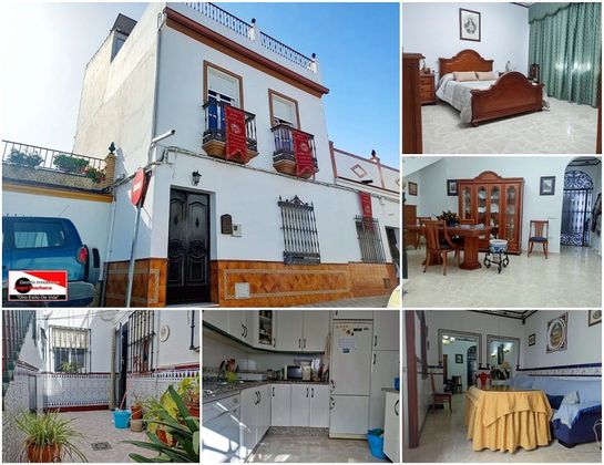 Foto 1 de Casa adossada en venda a calle Rogelio Barrera de 4 habitacions amb terrassa i balcó