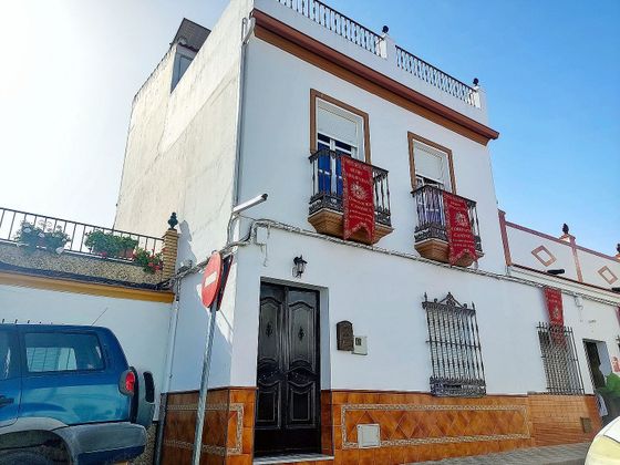 Foto 2 de Venta de casa adosada en calle Rogelio Barrera de 4 habitaciones con terraza y balcón