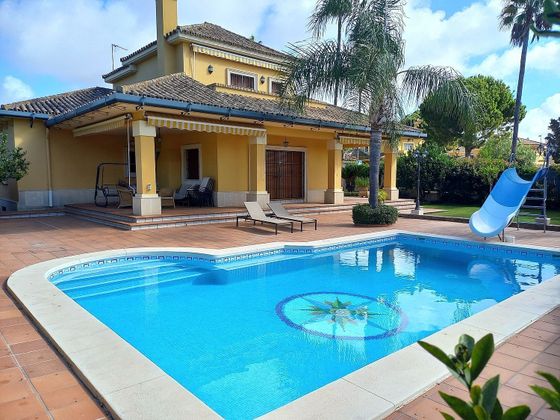 Foto 2 de Xalet en venda a Vistahermosa  - Fuentebravía de 6 habitacions amb piscina i garatge