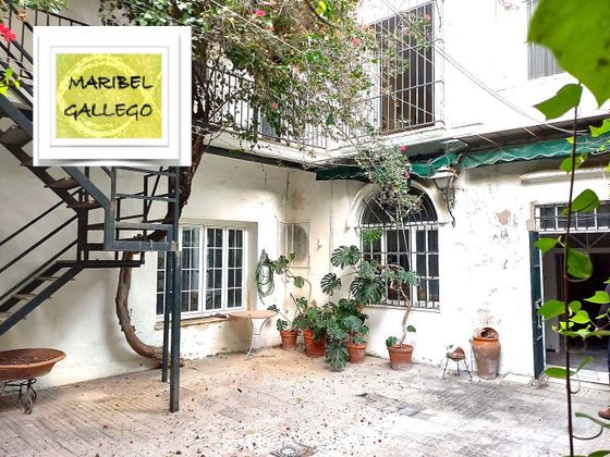 Foto 2 de Casa adossada en venda a Centro - Puerto de Santa María (El) de 12 habitacions amb balcó