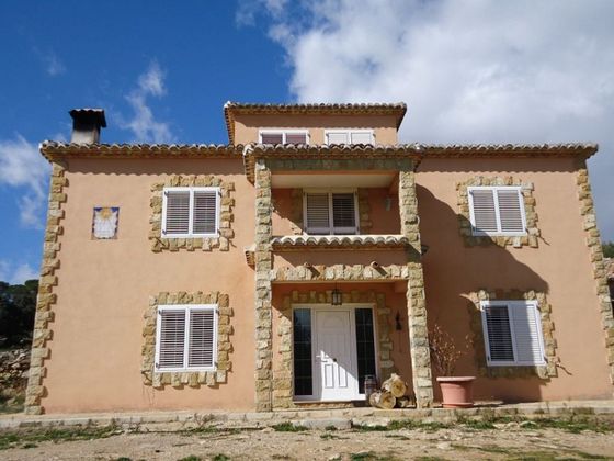 Foto 1 de Venta de casa rural en Bocairent de 6 habitaciones con terraza y jardín