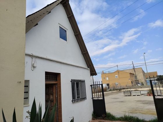 Foto 1 de Casa rural en venda a Pinedo de 3 habitacions i 280 m²