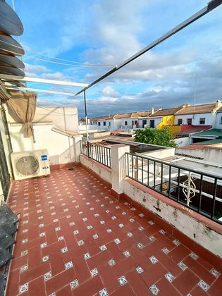 Foto 1 de Venta de casa en Poniente-Norte - Miralbaida - Parque Azahara de 4 habitaciones con terraza y jardín