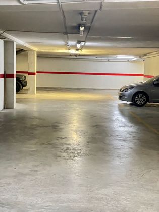 Foto 2 de Garaje en venta en calle Joan Miró de 16 m²