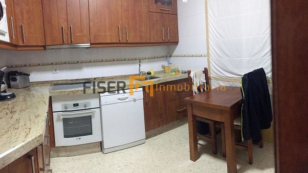 Foto 2 de Casa en venda a Santos de Maimona (Los) de 4 habitacions amb garatge i aire acondicionat