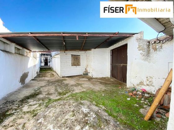 Foto 1 de Chalet en venta en Puebla de Sancho Pérez de 3 habitaciones con garaje