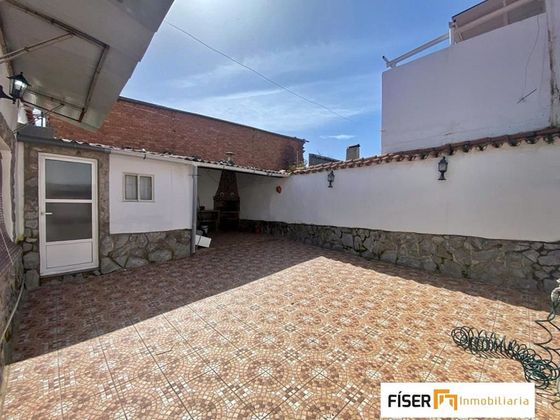 Foto 1 de Chalet en venta en Puebla de Sancho Pérez de 3 habitaciones con garaje y aire acondicionado