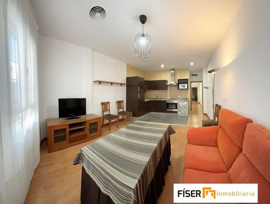 Foto 1 de Piso en alquiler en Zafra de 2 habitaciones con terraza y garaje