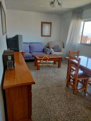 Foto 1 de Pis en lloguer a Polígono Cartuja – La Paz de 3 habitacions amb terrassa i mobles