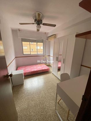 Foto 2 de Alquiler de piso en Barrio de Zaidín de 4 habitaciones con muebles y ascensor
