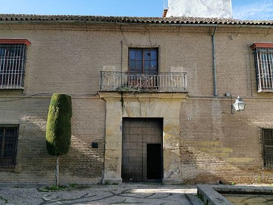 Foto 2 de Casa adossada en venda a plaza De Séneca de 15 habitacions amb terrassa i garatge