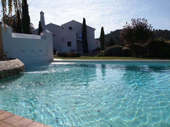 Foto 1 de Casa rural en venda a calle Constantina de 5 habitacions amb terrassa i piscina