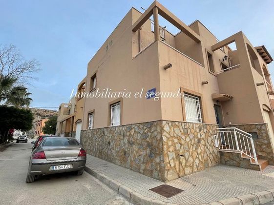 Foto 2 de Casa adosada en venta en calle Las Herrerias de 3 habitaciones con terraza y balcón