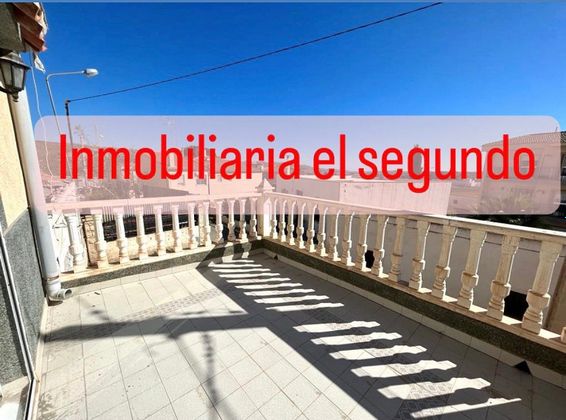 Foto 2 de Venta de chalet en calle La Portilla de 4 habitaciones con terraza y balcón