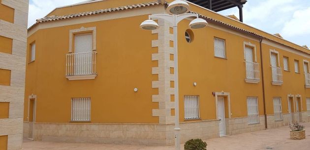 Foto 1 de Casa adossada en venda a calle El Martinete de 4 habitacions amb terrassa i garatge