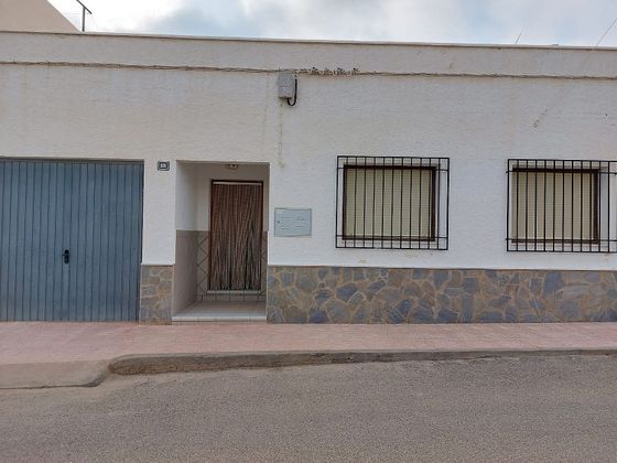 Foto 1 de Casa en venda a calle El Salmerón de 2 habitacions amb terrassa