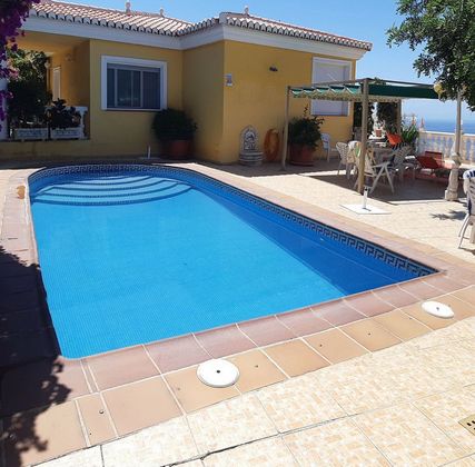 Foto 2 de Xalet en venda a Velilla-Taramay de 4 habitacions amb terrassa i piscina