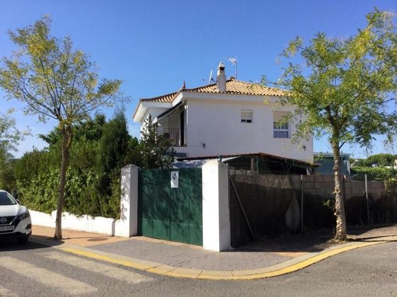 Foto 1 de Casa en venta en Punta Umbría de 3 habitaciones con jardín y aire acondicionado