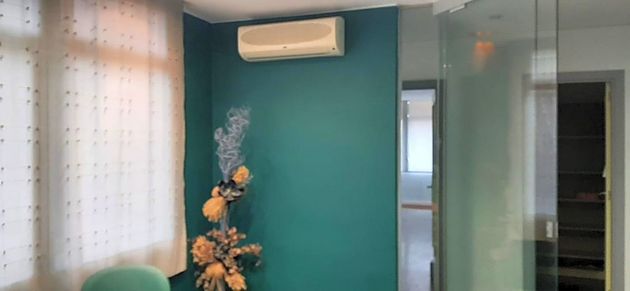Foto 1 de Alquiler de oficina en San Lorenzo con aire acondicionado