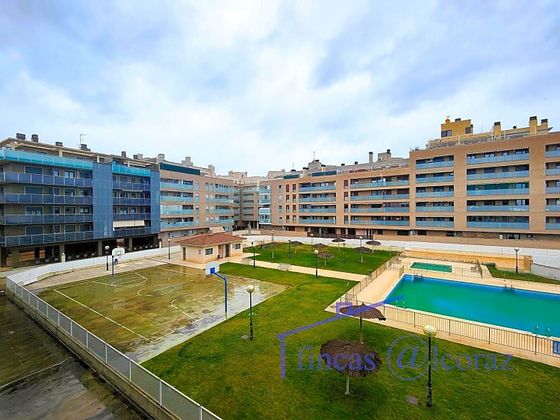 Foto 2 de Piso en venta en Los Olivos de 2 habitaciones con terraza y piscina