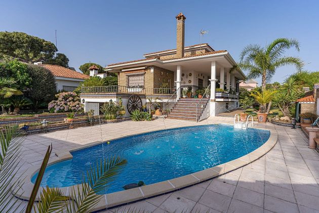 Foto 1 de Xalet en venda a Aljaraque de 4 habitacions amb terrassa i piscina