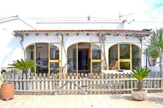 Foto 1 de Casa adossada en venda a Montgó - Partida Tosal de 4 habitacions amb terrassa i jardí