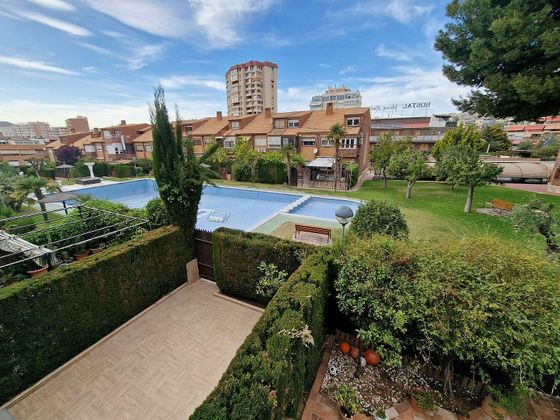 Foto 1 de Casa adossada en venda a Cabo de las Huertas de 3 habitacions amb terrassa i piscina
