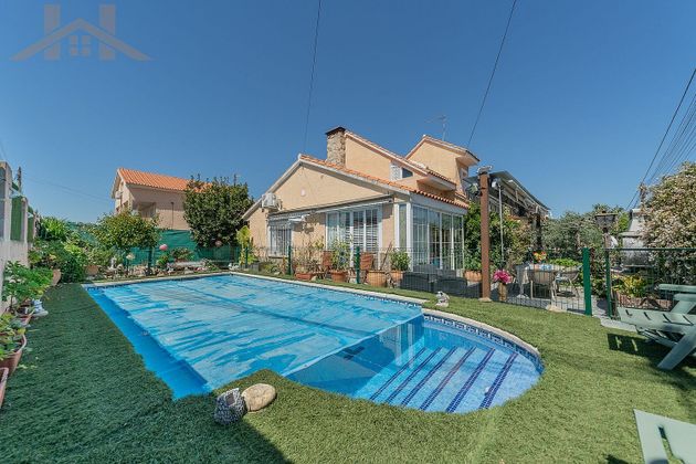 Foto 1 de Chalet en venta en calle Islas Baleares de 3 habitaciones con piscina y jardín