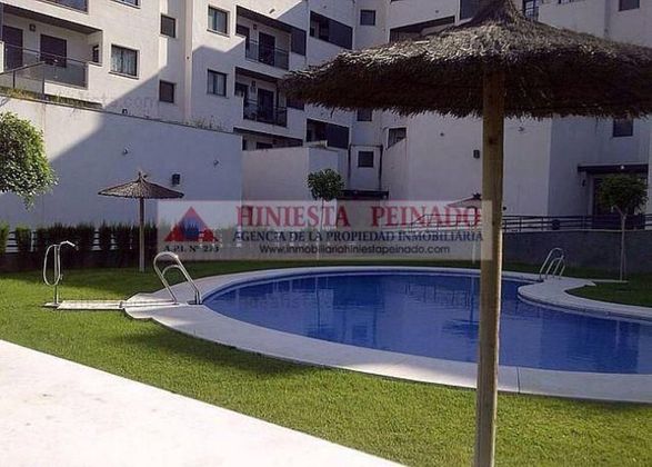 Foto 1 de Piso en venta en Ctra Sanlúcar-Zona Cuatro Pinos de 2 habitaciones con terraza y piscina