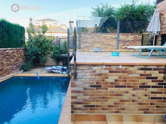 Foto 1 de Casa en venda a Hermanos Falcó - Sepulcro Bolera de 5 habitacions amb terrassa i piscina