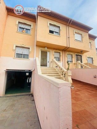 Foto 1 de Casa en venda a Casasimarro de 5 habitacions amb garatge i balcó