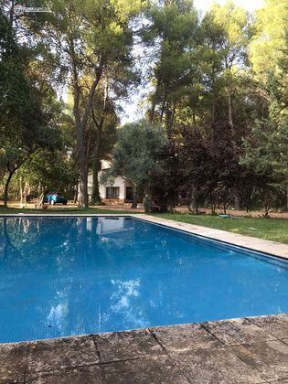 Foto 1 de Xalet en venda a Hermanos Falcó - Sepulcro Bolera de 5 habitacions amb piscina i jardí