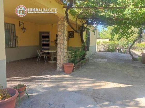 Foto 2 de Casa rural en venda a Santa Cruz - Industria - Polígono Campollano de 3 habitacions amb piscina i jardí