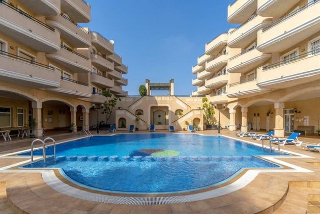 Foto 2 de Pis en lloguer a Cabo Roig - La Zenia de 2 habitacions amb terrassa i piscina