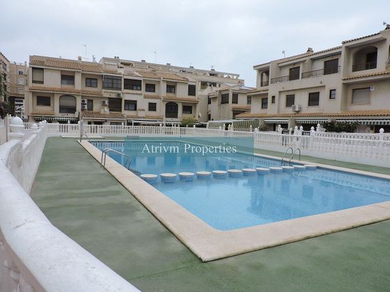 Foto 1 de Casa en lloguer a calle Las Viñas de 3 habitacions amb terrassa i piscina