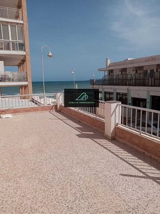 Foto 1 de Pis en lloguer a Guardamar Playa de 3 habitacions amb terrassa i mobles